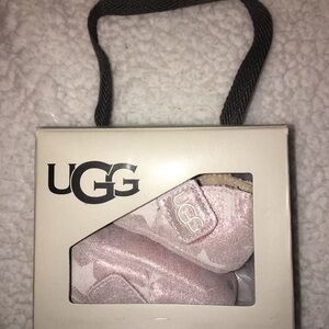 UGG | baby pink star 04-05
